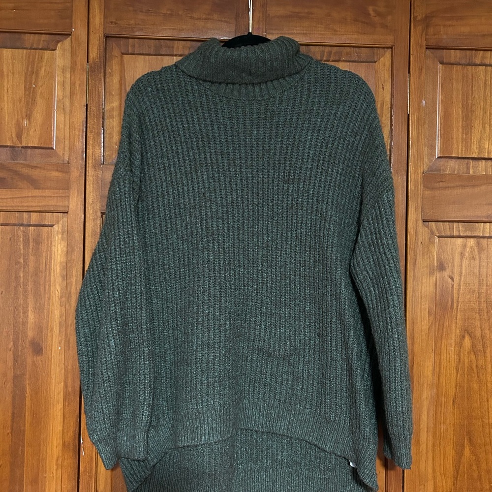 Women's Green Turtleneck Sweater